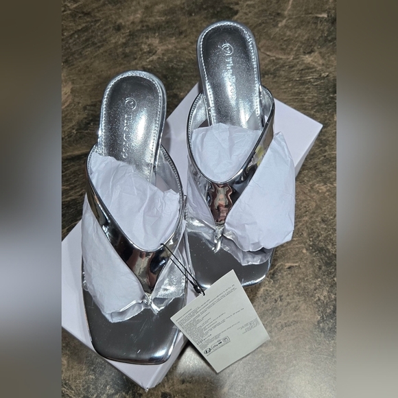 The Drop Women's Dakota Thong Scupted Heel Sandal #921, 922 - Picture 2 of 13